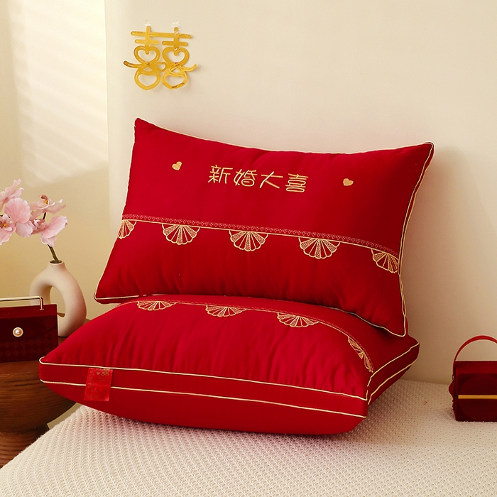 91家纺网 家纺一手货源 找家纺 糖果枕芯 2025新款刺绣婚庆大红枕芯新款婚庆枕芯-新款-新婚大喜