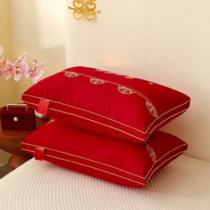 91家纺网 家纺一手货源 找家纺 糖果枕芯 2025新款刺绣婚庆大红枕芯新款婚庆枕芯-新款-新婚大喜