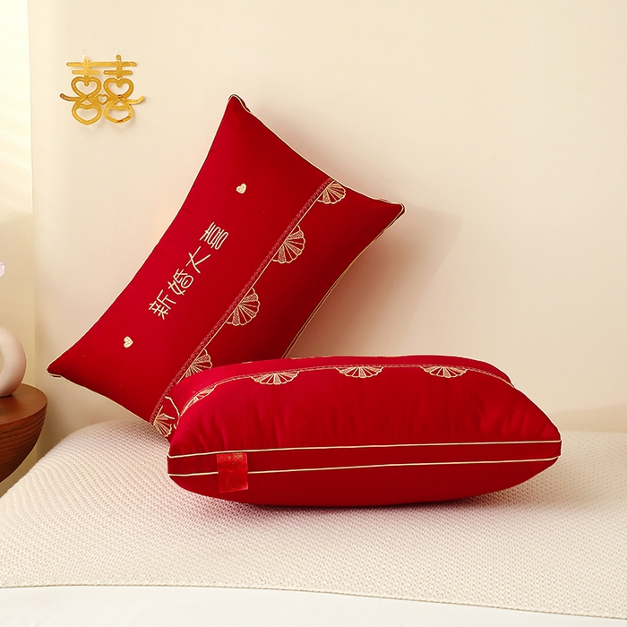 91家纺网 家纺一手货源 找家纺 糖果枕芯 2025新款刺绣婚庆大红枕芯新款婚庆枕芯-新款-新婚大喜