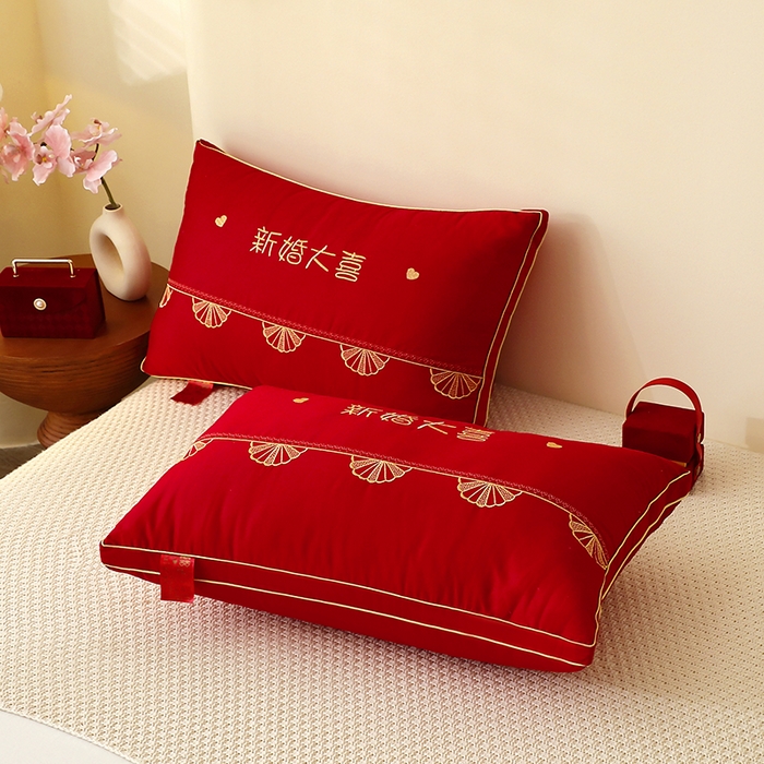 91家纺网 家纺一手货源 找家纺 糖果枕芯 2025新款刺绣婚庆大红枕芯新款婚庆枕芯-新款-新婚大喜