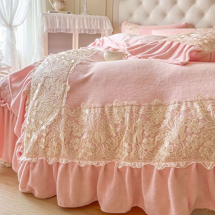 91家纺网 家纺一手货源 找家纺 （总）网红馆（ck家纺） 2025新款牛奶绒蕾丝花边倾城系列四件套