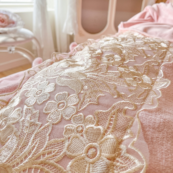 91家纺网 家纺一手货源 找家纺 （总）网红馆（ck家纺） 2025新款牛奶绒蕾丝花边倾城系列四件套