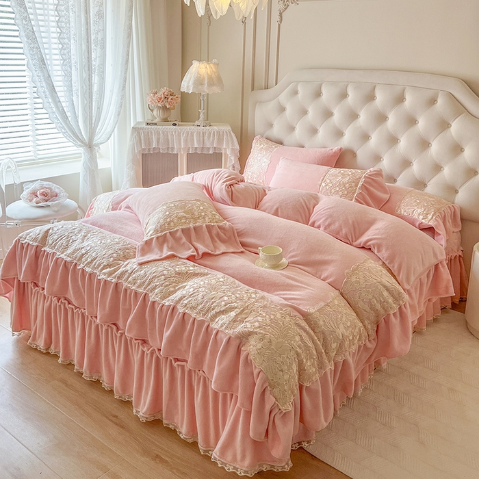 91家纺网 家纺一手货源 找家纺 （总）网红馆（ck家纺） 2025新款牛奶绒蕾丝花边倾城系列四件套