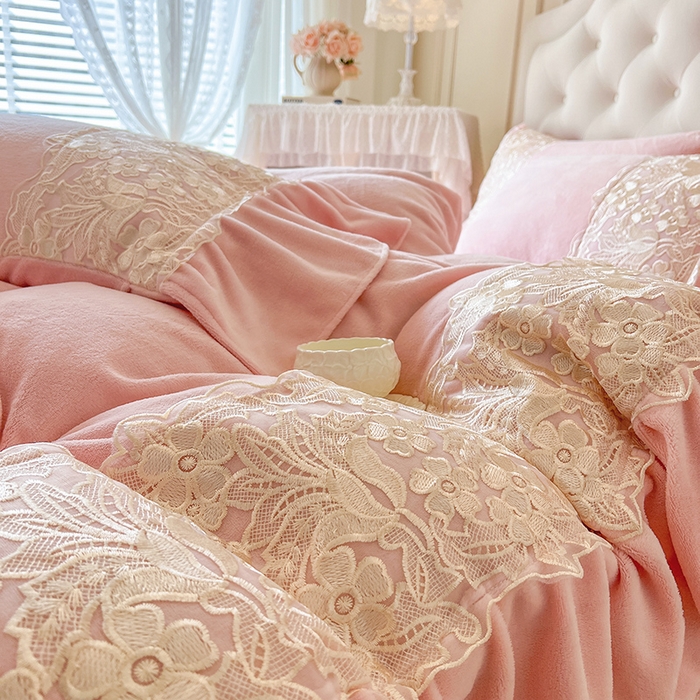 91家纺网 家纺一手货源 找家纺 （总）网红馆（ck家纺） 2025新款牛奶绒蕾丝花边倾城系列四件套