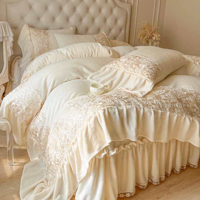 91家纺网 家纺一手货源 找家纺 网红馆（ck家纺） 2025新款牛奶绒蕾丝花边倾城系列四件套 倾城-米