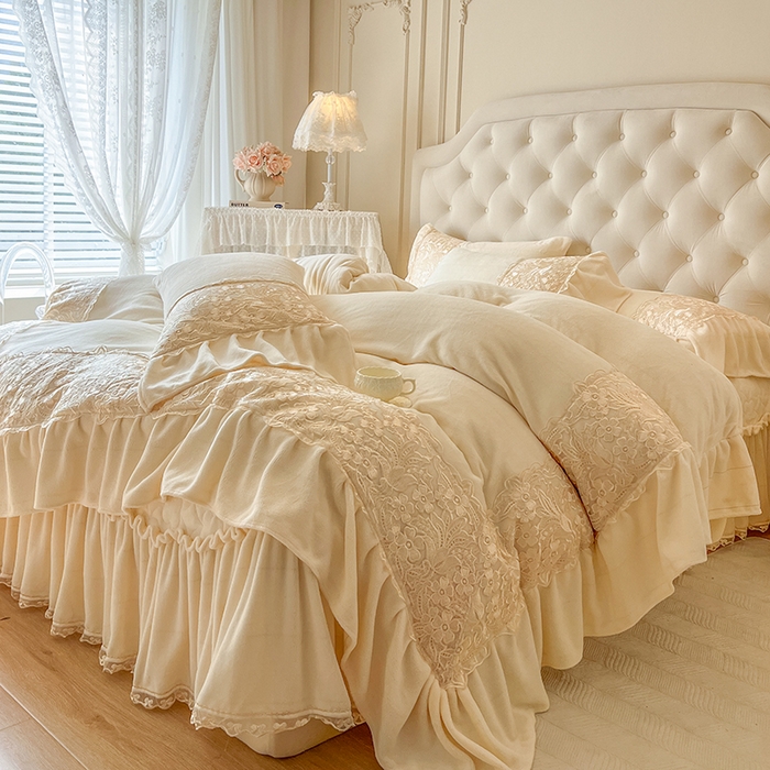 91家纺网 家纺一手货源 找家纺 网红馆（ck家纺） 2025新款牛奶绒蕾丝花边倾城系列四件套 倾城-米