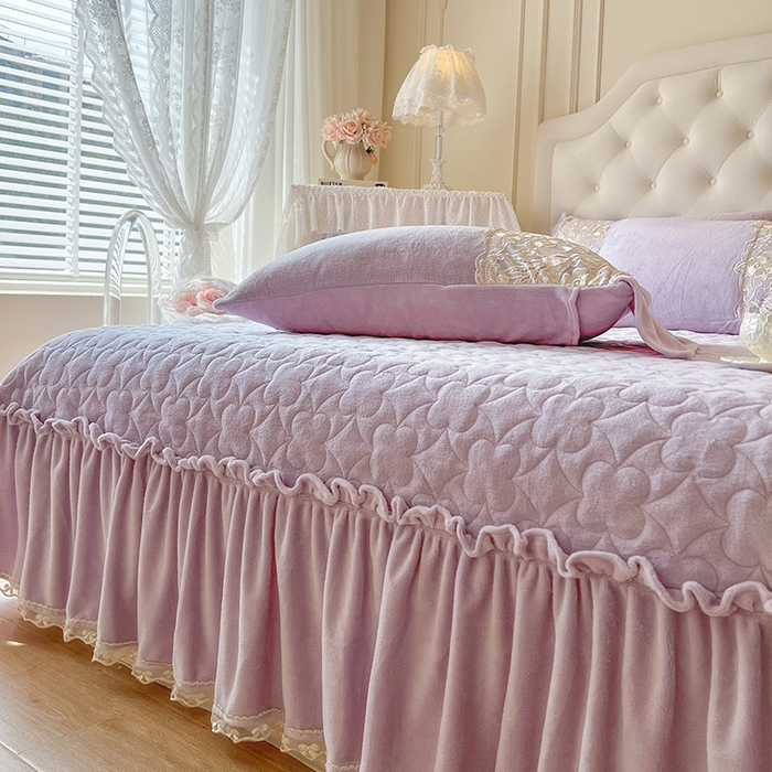 91家纺网 家纺一手货源 找家纺 网红馆（ck家纺） 2025新款牛奶绒蕾丝花边倾城系列四件套 倾城-紫