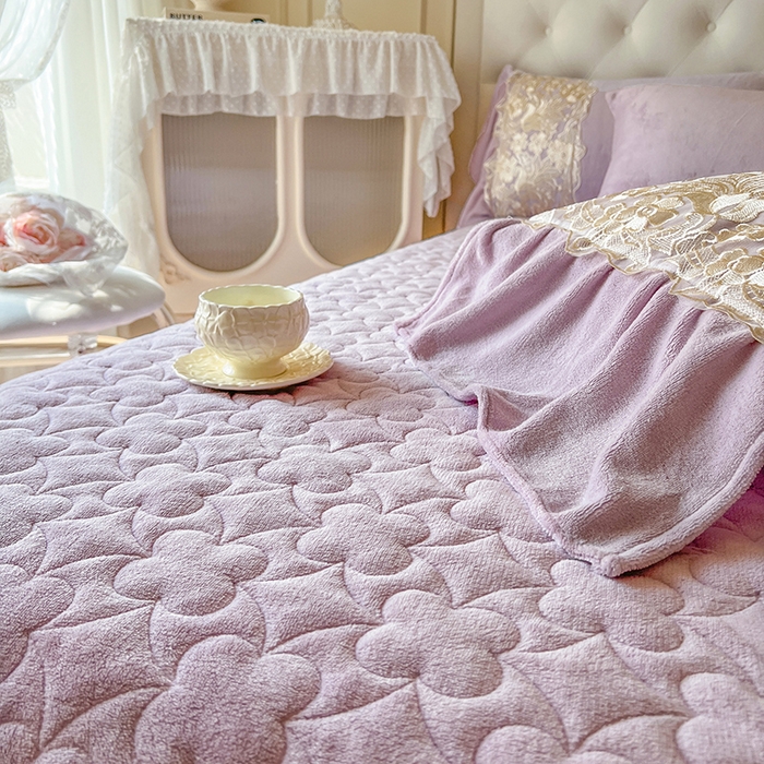 91家纺网 家纺一手货源 找家纺 网红馆（ck家纺） 2025新款牛奶绒蕾丝花边倾城系列四件套 倾城-紫