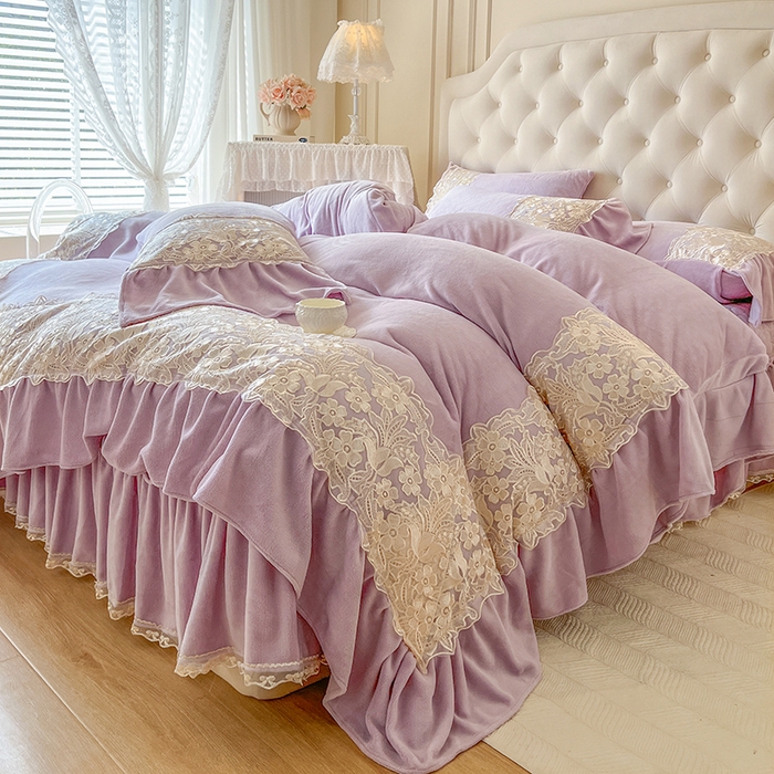 91家纺网 家纺一手货源 找家纺 网红馆（ck家纺） 2025新款牛奶绒蕾丝花边倾城系列四件套 倾城-紫