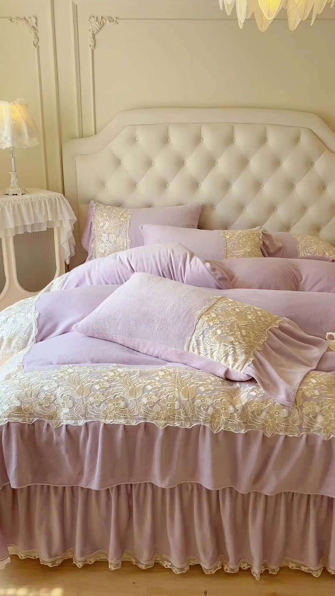 91家纺网 家纺一手货源 找家纺 网红馆（ck家纺） 2025新款牛奶绒蕾丝花边倾城系列四件套 倾城-紫