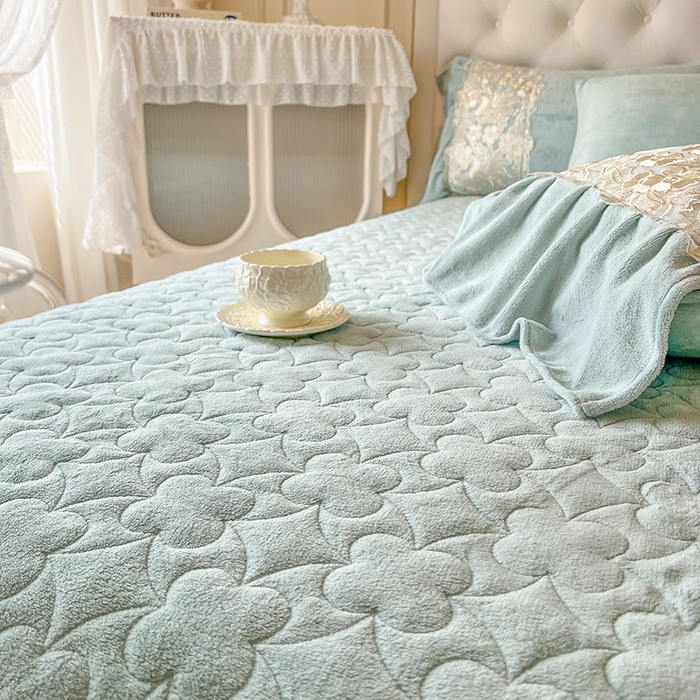 91家纺网 家纺一手货源 找家纺 网红馆（ck家纺） 2025新款牛奶绒蕾丝花边倾城系列四件套 倾城-绿