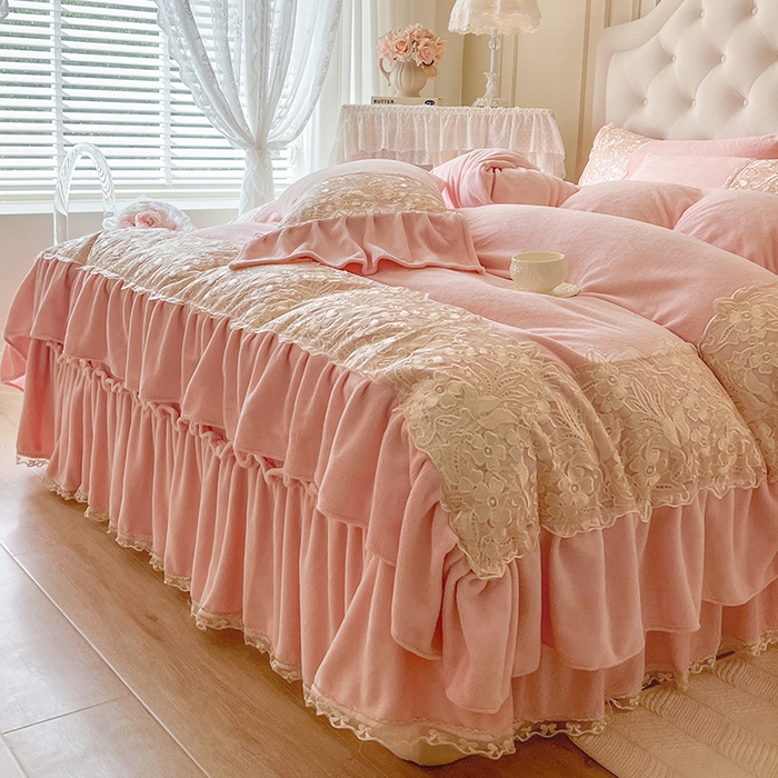 91家纺网 家纺一手货源 找家纺 （总）网红馆（ck家纺） 2025新款牛奶绒蕾丝花边倾城系列单床盖