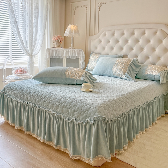 91家纺网 家纺一手货源 找家纺 网红馆（ck家纺） 2025新款牛奶绒蕾丝花边倾城系列单床盖 倾城-绿