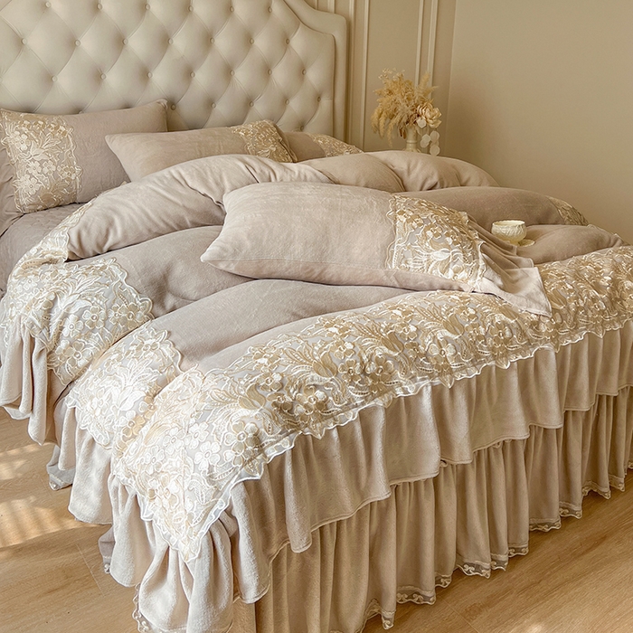 91家纺网 家纺一手货源 找家纺 网红馆（ck家纺） 2025新款牛奶绒蕾丝花边倾城系列单床盖 倾城-咖