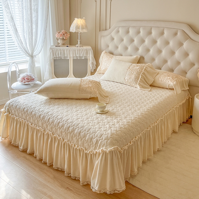 网红馆（ck家纺） 2025新款牛奶绒蕾丝花边倾城系列单床盖 倾城-米