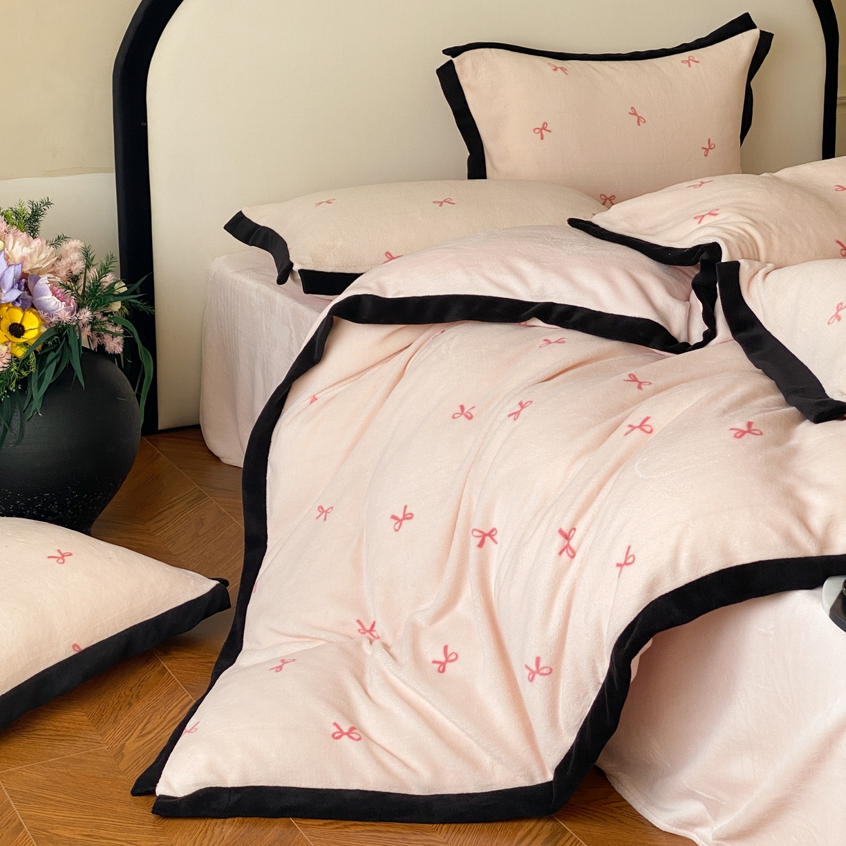 91家纺网 家纺一手货源 找家纺 云栖家居 2025秋冬新款加厚印花防静电消光牛奶绒四件套-梦境 梦境-粉