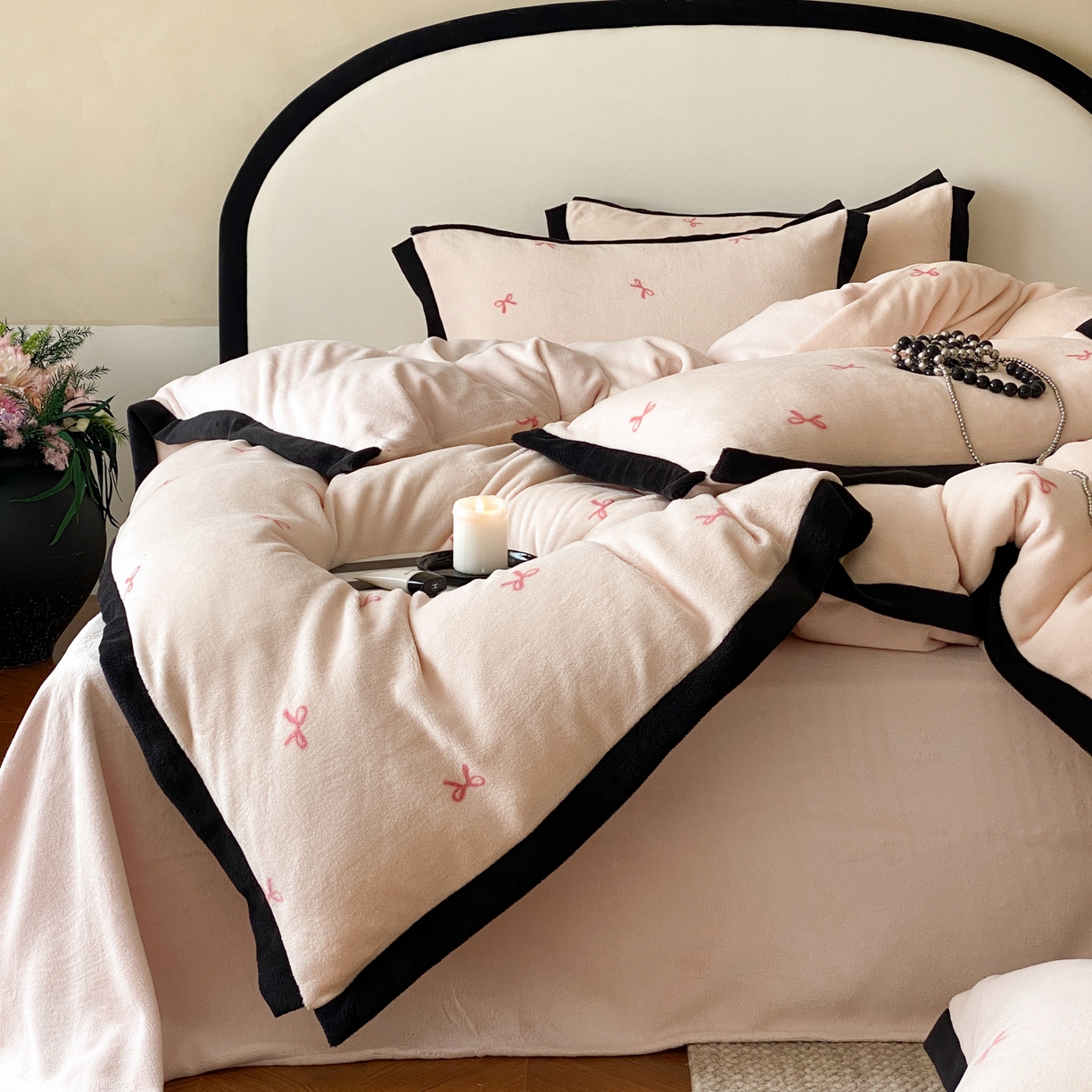 91家纺网 家纺一手货源 找家纺 云栖家居 2025秋冬新款加厚印花防静电消光牛奶绒四件套-梦境 梦境-粉