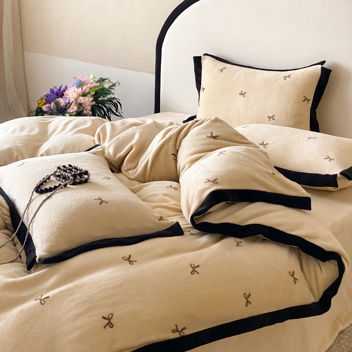 91家纺网 家纺一手货源 找家纺 云栖家居 2025秋冬新款加厚印花防静电消光牛奶绒四件套-梦境 梦境-咖