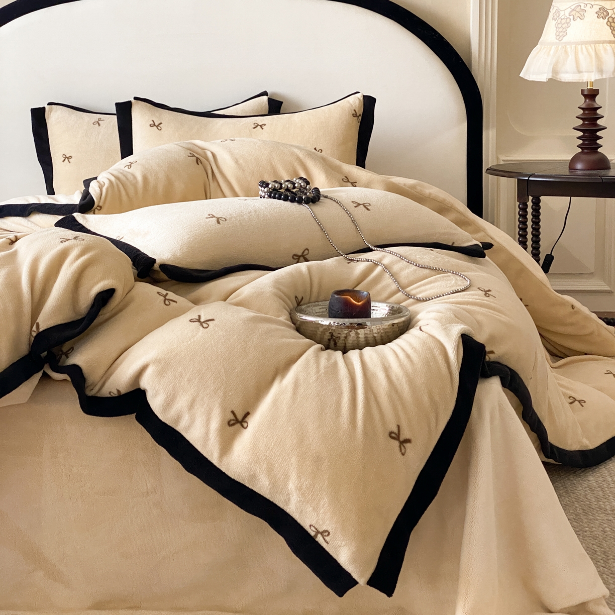 91家纺网 家纺一手货源 找家纺 云栖家居 2025秋冬新款加厚印花防静电消光牛奶绒四件套-梦境 梦境-咖