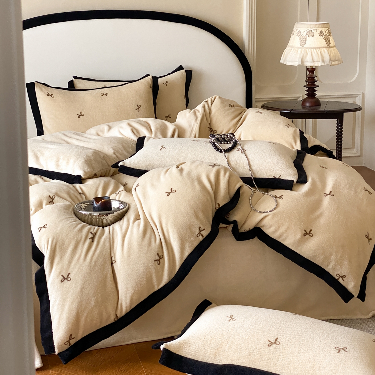 91家纺网 家纺一手货源 找家纺 云栖家居 2025秋冬新款加厚印花防静电消光牛奶绒四件套-梦境 梦境-咖