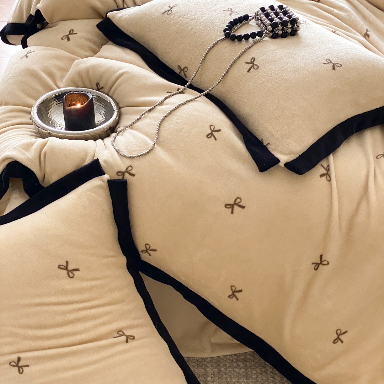 91家纺网 家纺一手货源 找家纺 云栖家居 2025秋冬新款加厚印花防静电消光牛奶绒四件套-梦境 梦境-咖