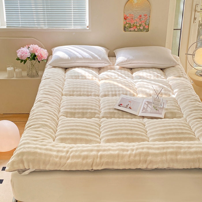 91家纺网 家纺一手货源 找家纺 （总）缦卡琳家纺 2024新款A类高克重纯色兔毛绒床垫