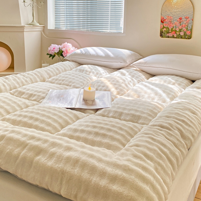 91家纺网 家纺一手货源 找家纺 （总）缦卡琳家纺 2024新款A类高克重纯色兔毛绒床垫