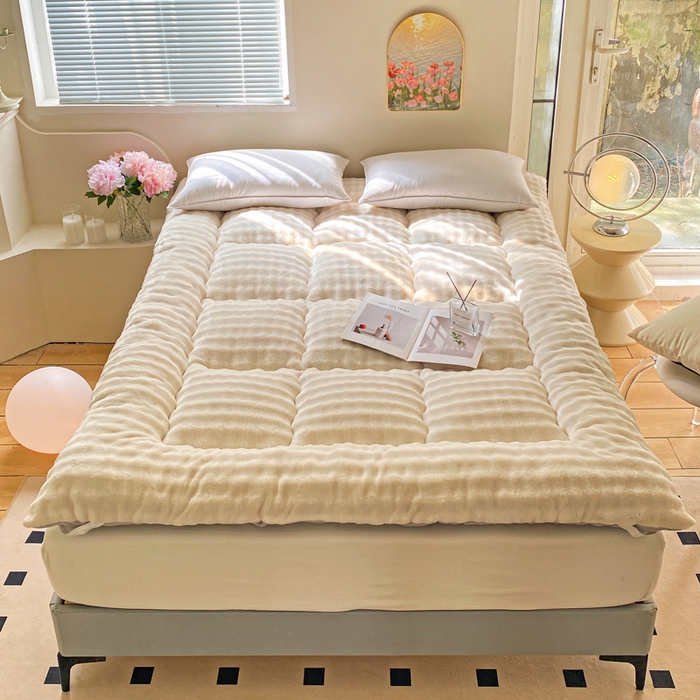 91家纺网 家纺一手货源 找家纺 （总）缦卡琳家纺 2024新款A类高克重纯色兔毛绒床垫