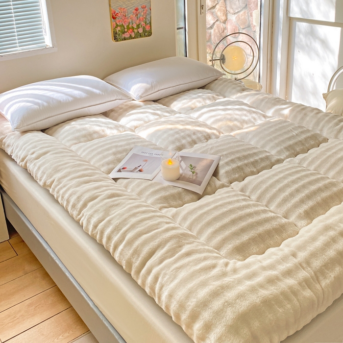 91家纺网 家纺一手货源 找家纺 （总）缦卡琳家纺 2024新款A类高克重纯色兔毛绒床垫