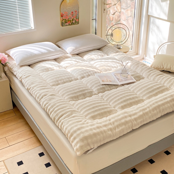 91家纺网 家纺一手货源 找家纺 （总）缦卡琳家纺 2024新款A类高克重纯色兔毛绒床垫