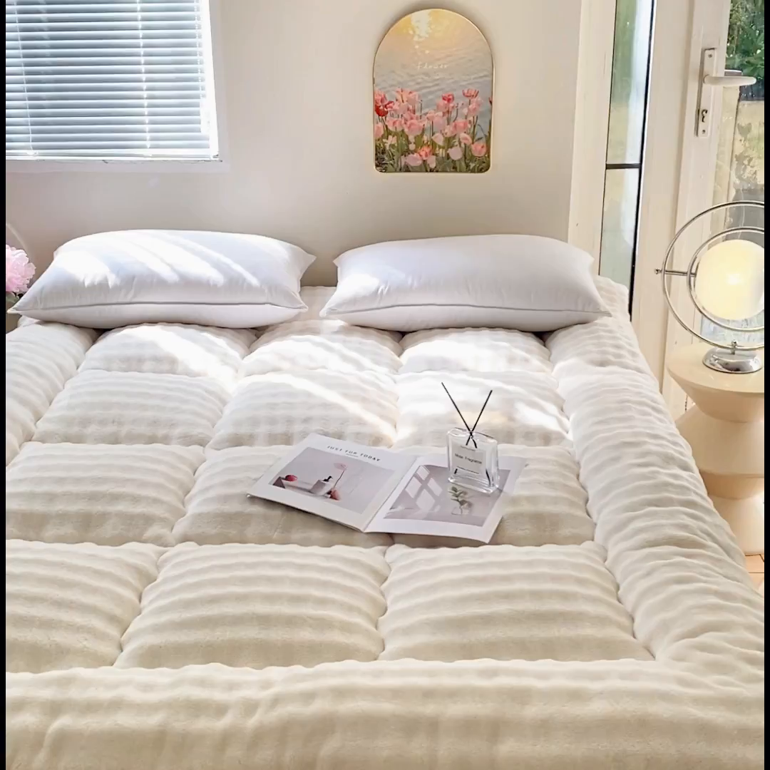 91家纺网 家纺一手货源 找家纺 （总）缦卡琳家纺 2024新款A类高克重纯色兔毛绒床垫