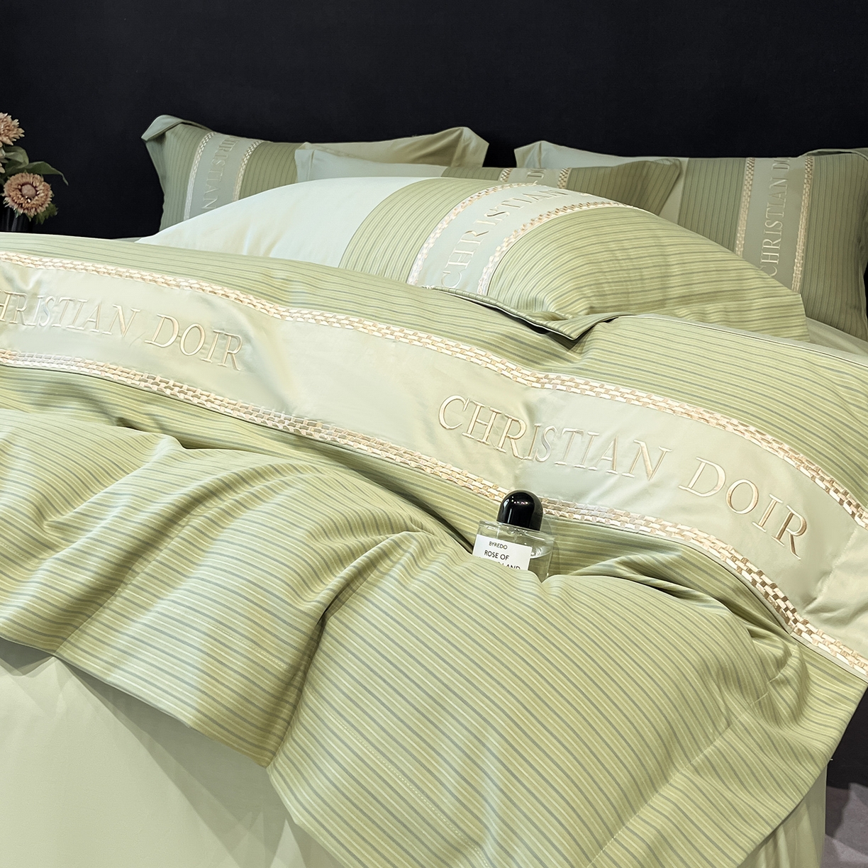 91家纺网 家纺一手货源 找家纺 置顶家纺 2025新款奥斯卡男士商务100支四件套 奥斯卡-青柠色