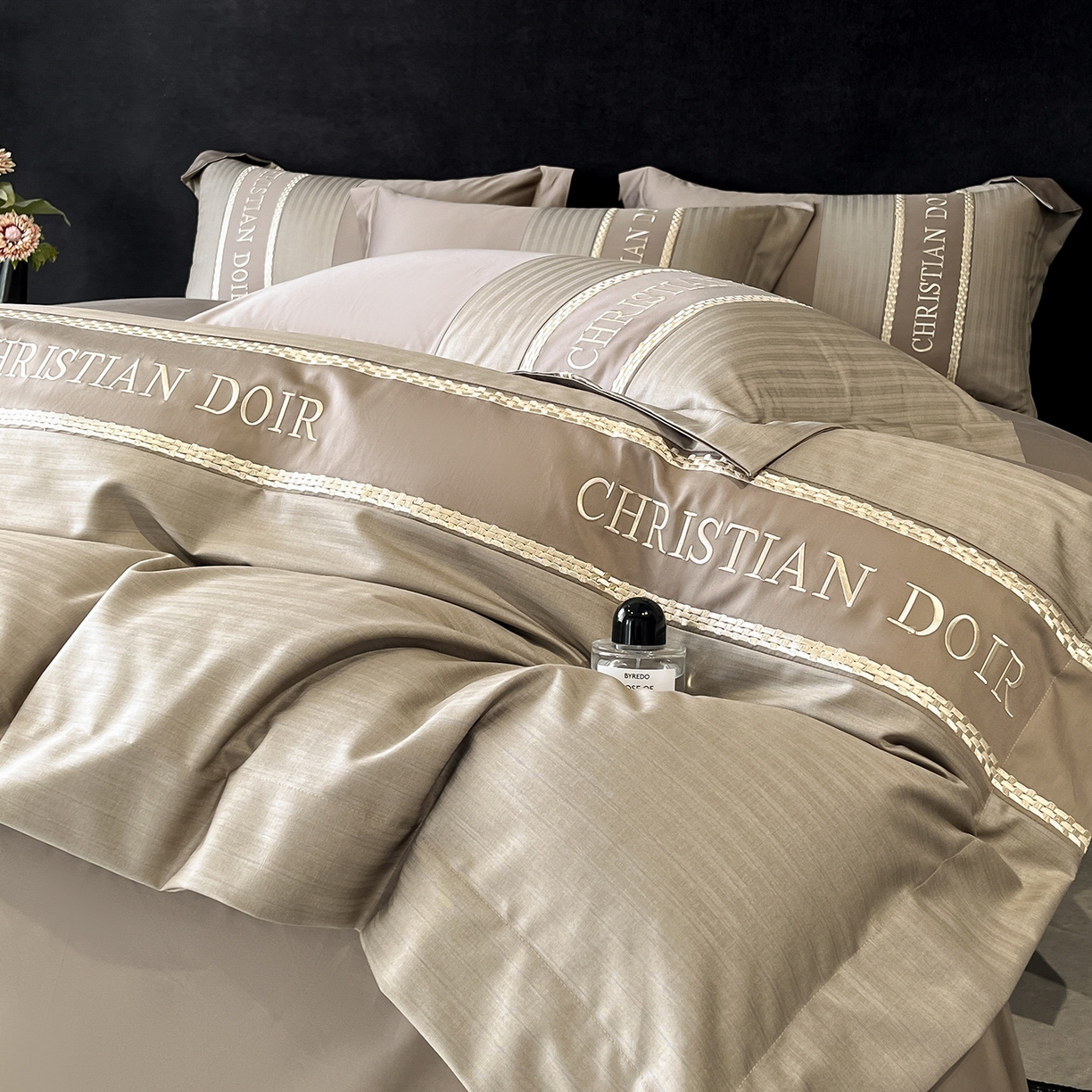 91家纺网 家纺一手货源 找家纺 置顶家纺 2025新款奥斯卡男士商务100支四件套 奥斯卡-火山灰