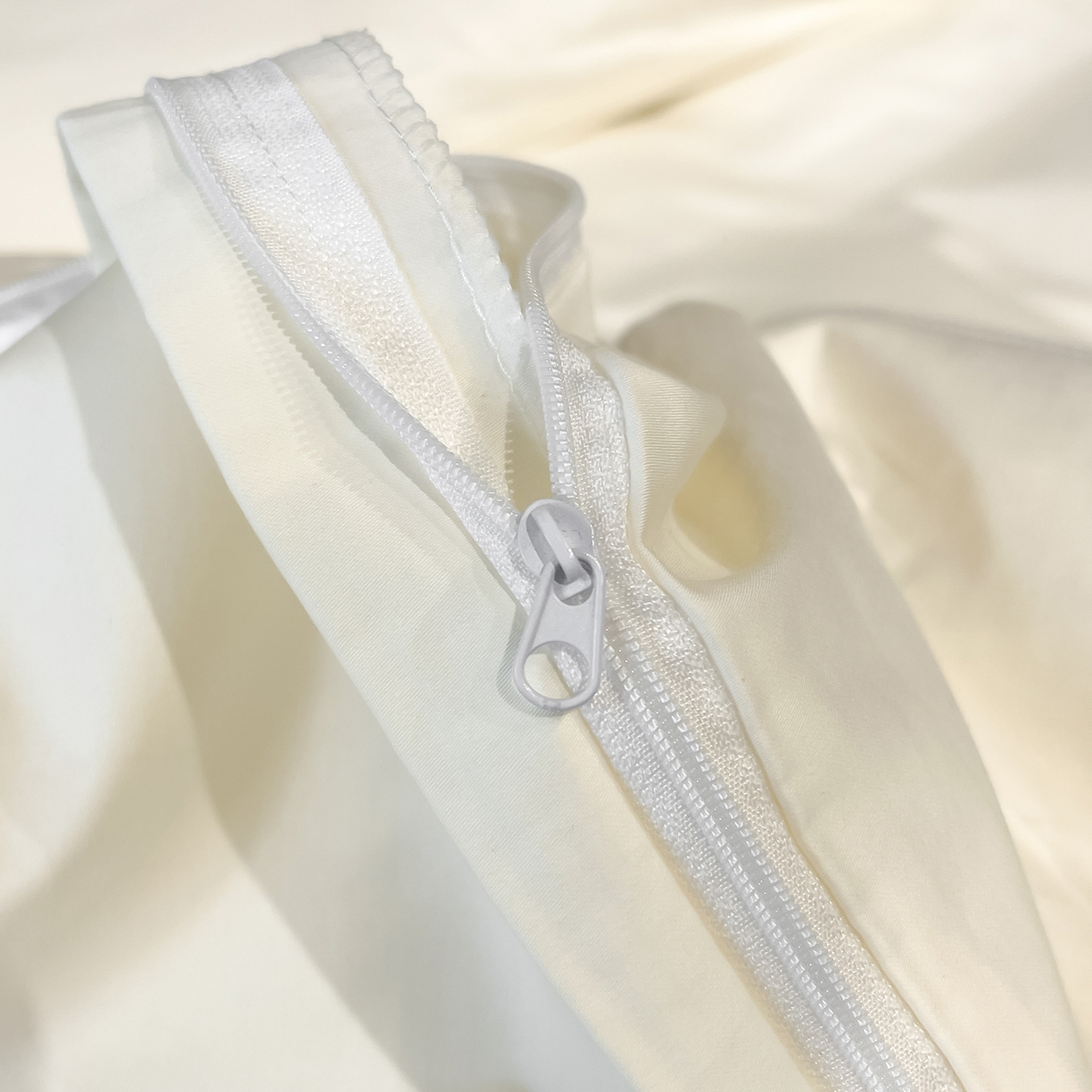 91家纺网 家纺一手货源 找家纺 置顶家纺 2025新款奥斯卡男士商务100支四件套 奥斯卡-白+黑