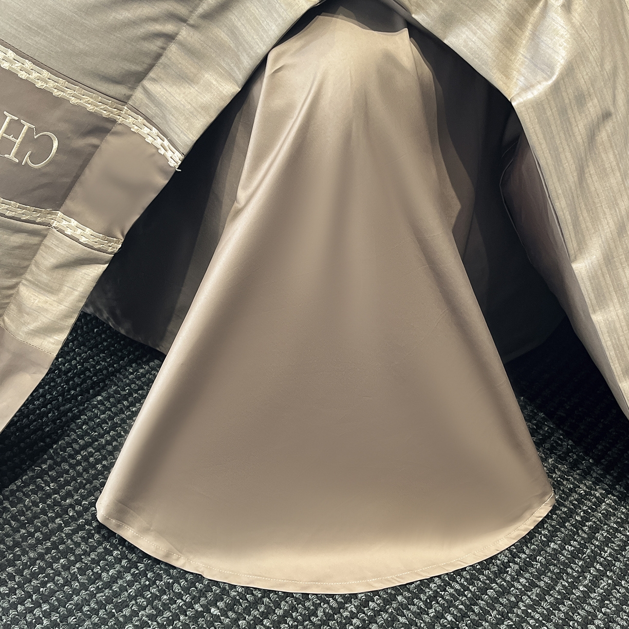 91家纺网 家纺一手货源 找家纺 置顶家纺 2025新款奥斯卡男士商务100支四件套 奥斯卡-火山灰