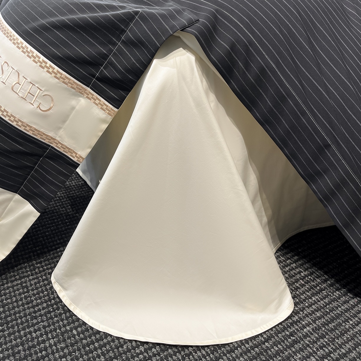 91家纺网 家纺一手货源 找家纺 （总）置顶家纺 2025新款奥斯卡男士商务100支四件套