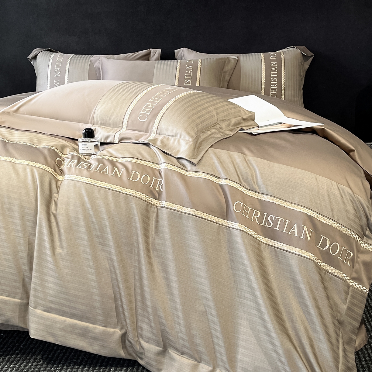 91家纺网 家纺一手货源 找家纺 置顶家纺 2025新款奥斯卡男士商务100支四件套 奥斯卡-火山灰