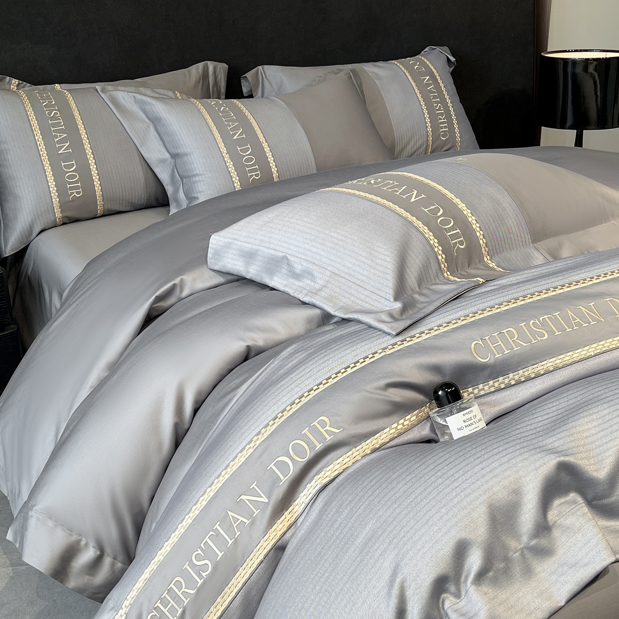 91家纺网 家纺一手货源 找家纺 置顶家纺 2025新款奥斯卡男士商务100支四件套 奥斯卡-绅士灰