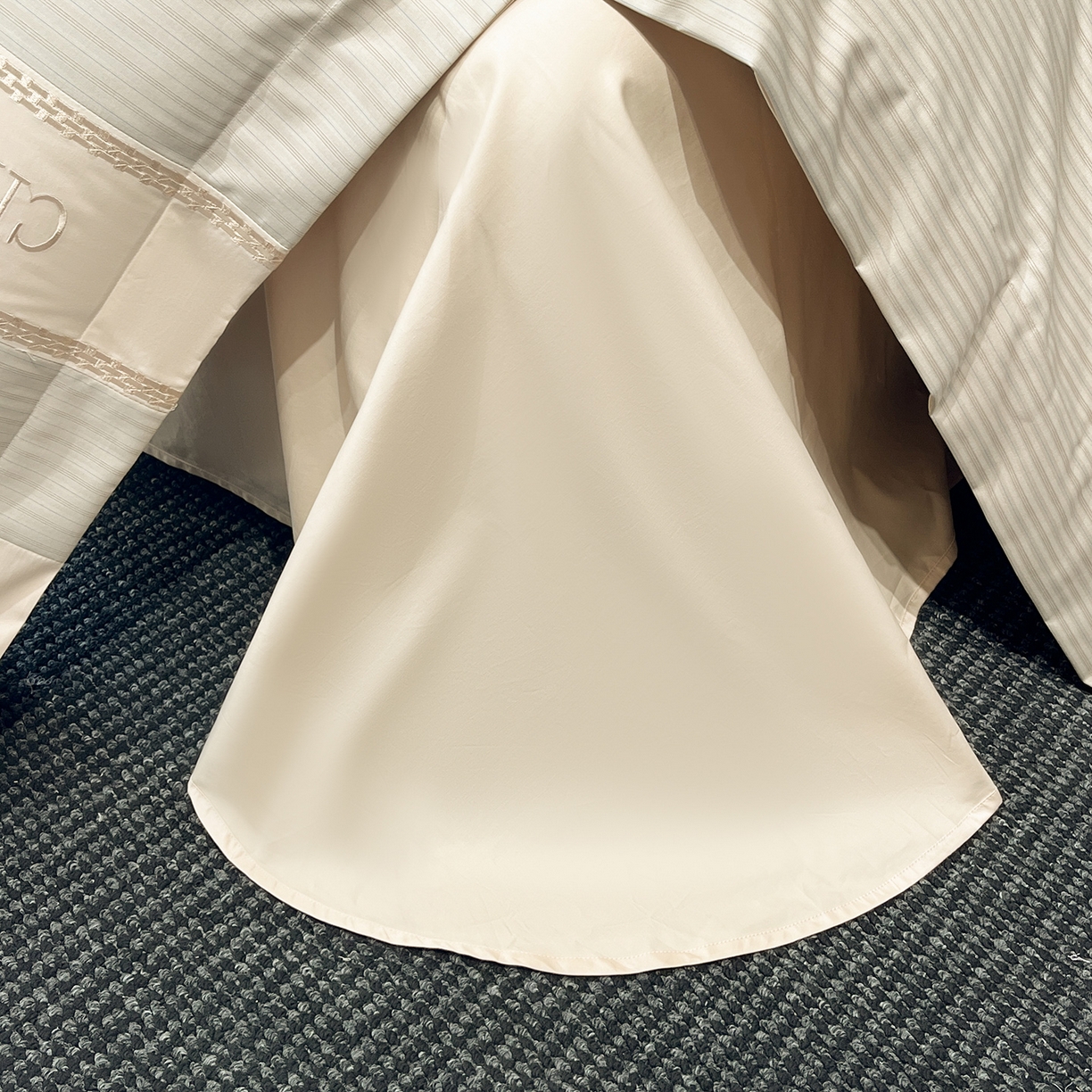 91家纺网 家纺一手货源 找家纺 置顶家纺 2025新款奥斯卡男士商务100支四件套 奥斯卡-浅米驼