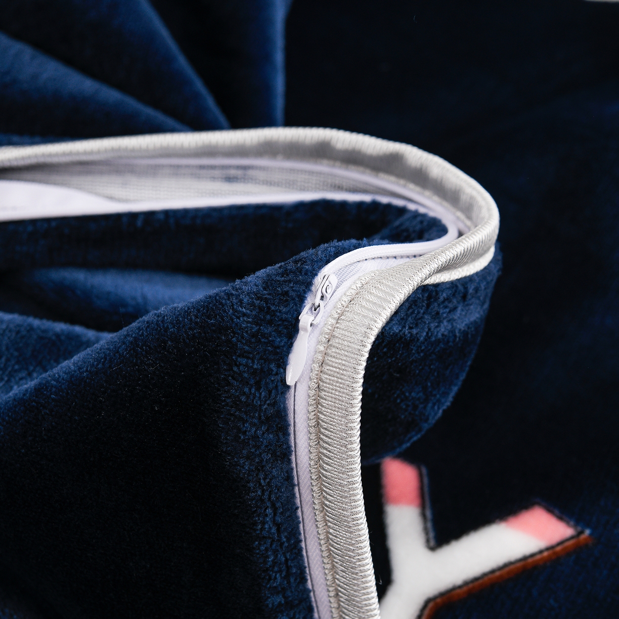 91家纺网 家纺一手货源 找家纺 眠多宝 2025新款8-9斤高克重牛奶绒四件套法莱绒水晶绒金貂绒抖音快手直播热款 极简主义