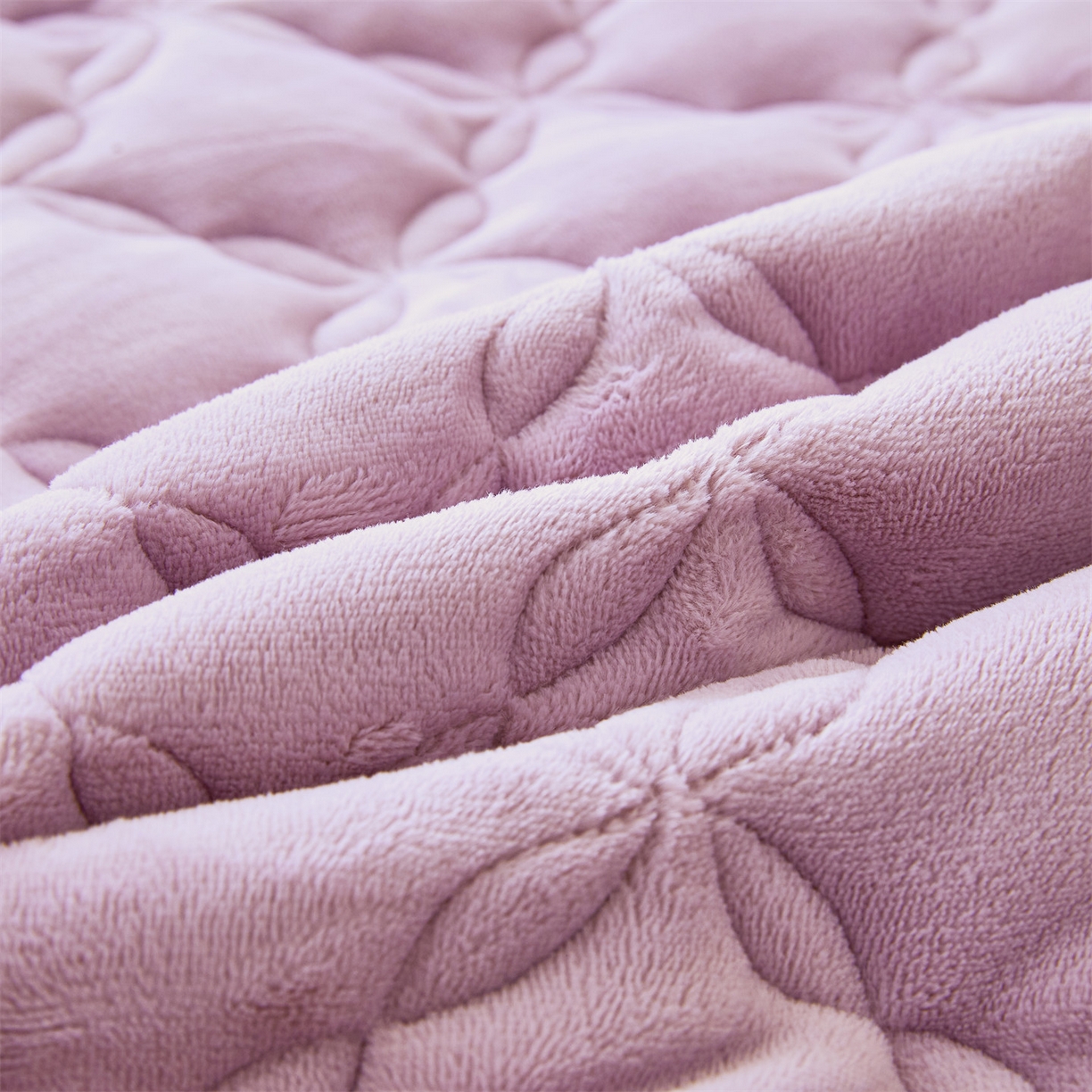 91家纺网 家纺一手货源 找家纺 布卢姆床垫 2025新款A类抗菌牛奶绒床笠 菱格-香芋紫