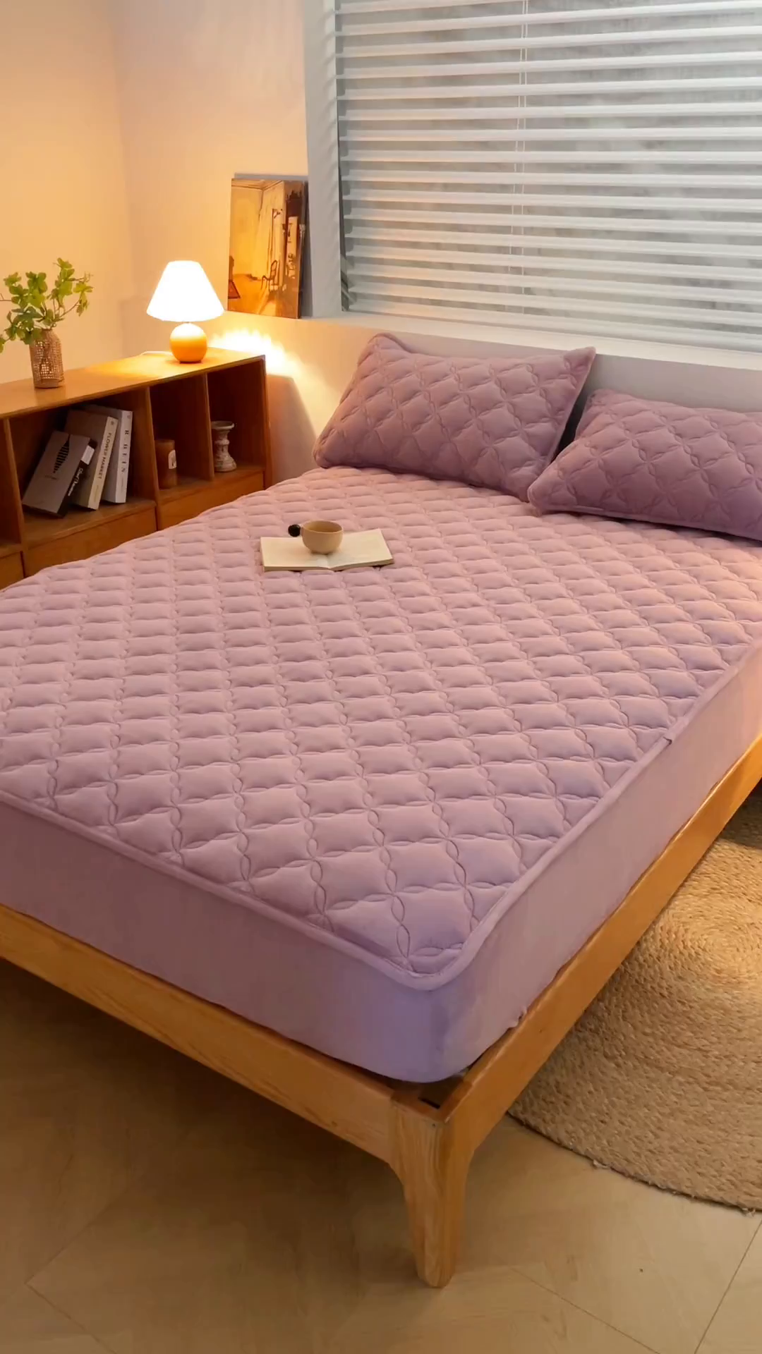 91家纺网 家纺一手货源 找家纺 布卢姆床垫 2025新款A类抗菌牛奶绒床笠 菱格-香芋紫