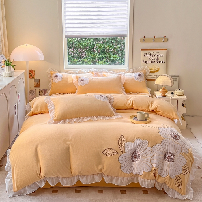 木子家纺 2025新款半亩花田牛奶绒四件套 秋香黄