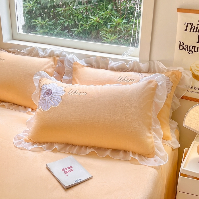 91家纺网 家纺一手货源 找家纺 木子家纺 2025新款半亩花田牛奶绒四件套 秋香黄