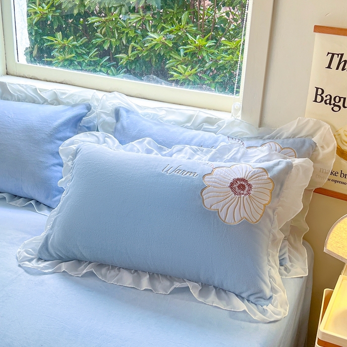 91家纺网 家纺一手货源 找家纺 木子家纺 2025新款半亩花田牛奶绒四件套 杜若蓝