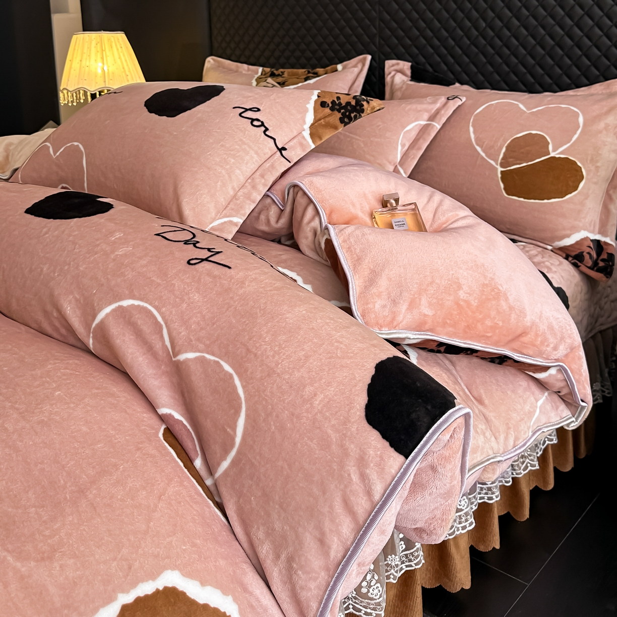 91家纺网 家纺一手货源 找家纺 凤杰家纺 2025新款加厚牛奶绒床盖四件套 爱慕