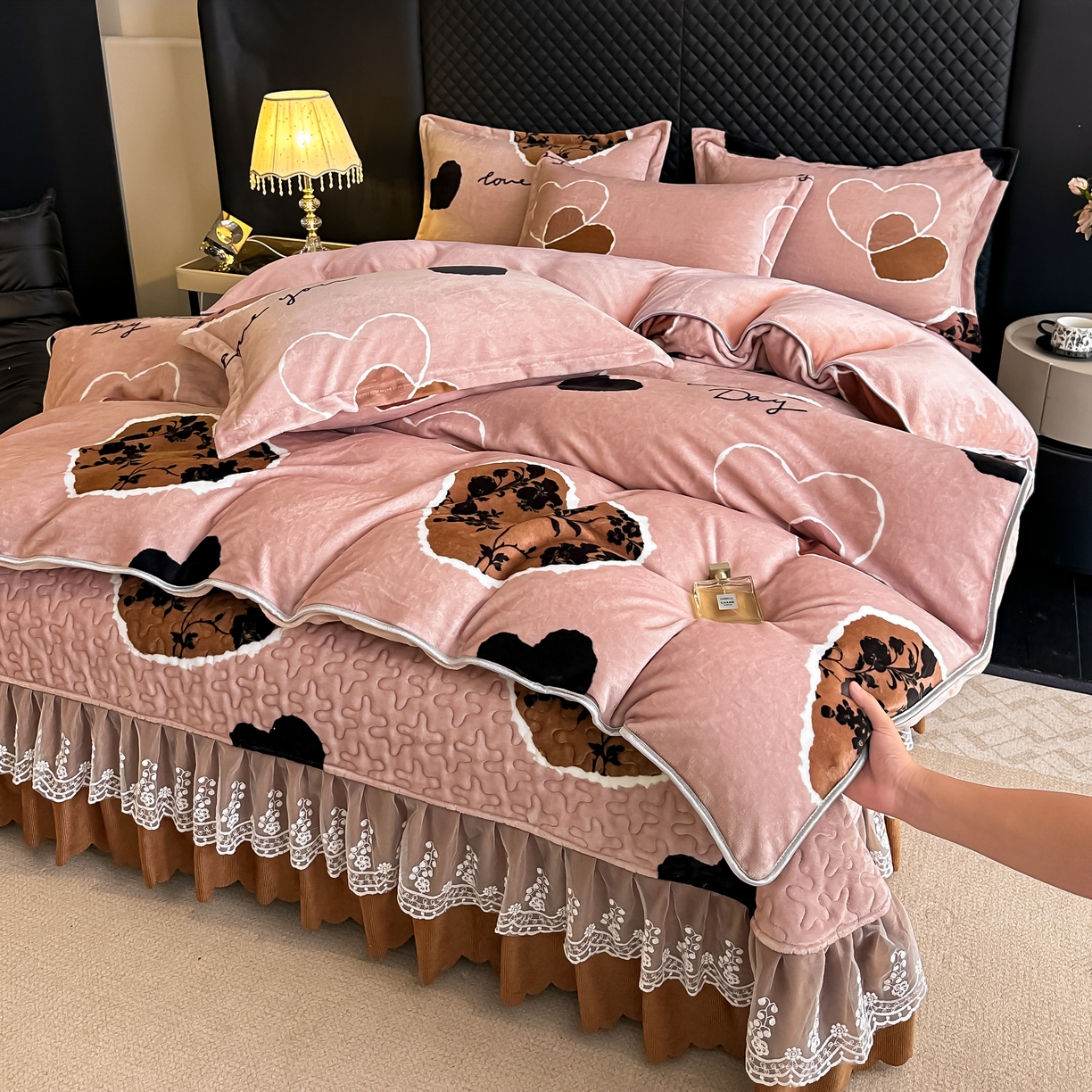 91家纺网 家纺一手货源 找家纺 凤杰家纺 2025新款加厚牛奶绒床盖四件套 爱慕