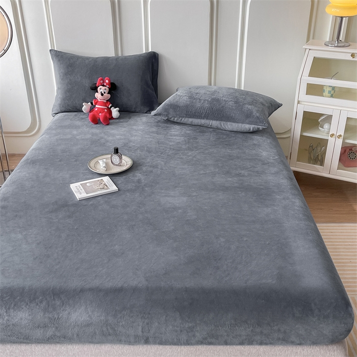 91家纺网 家纺一手货源 找家纺 （总）莎臣豹 2025水晶绒短毛绒跑量款纯色床笠可配二三件套