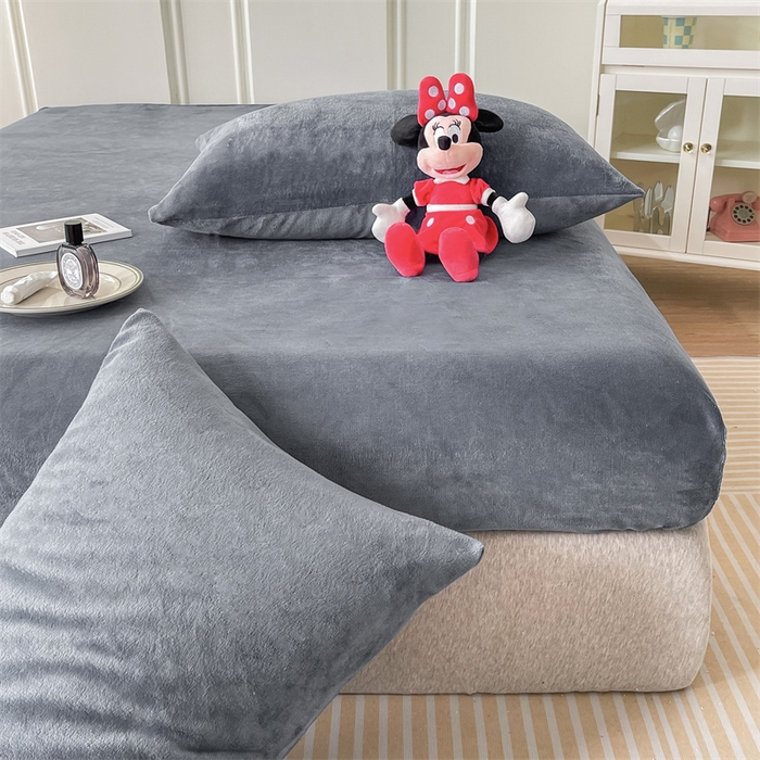 91家纺网 家纺一手货源 找家纺 （总）莎臣豹 2025水晶绒短毛绒跑量款纯色床笠可配二三件套