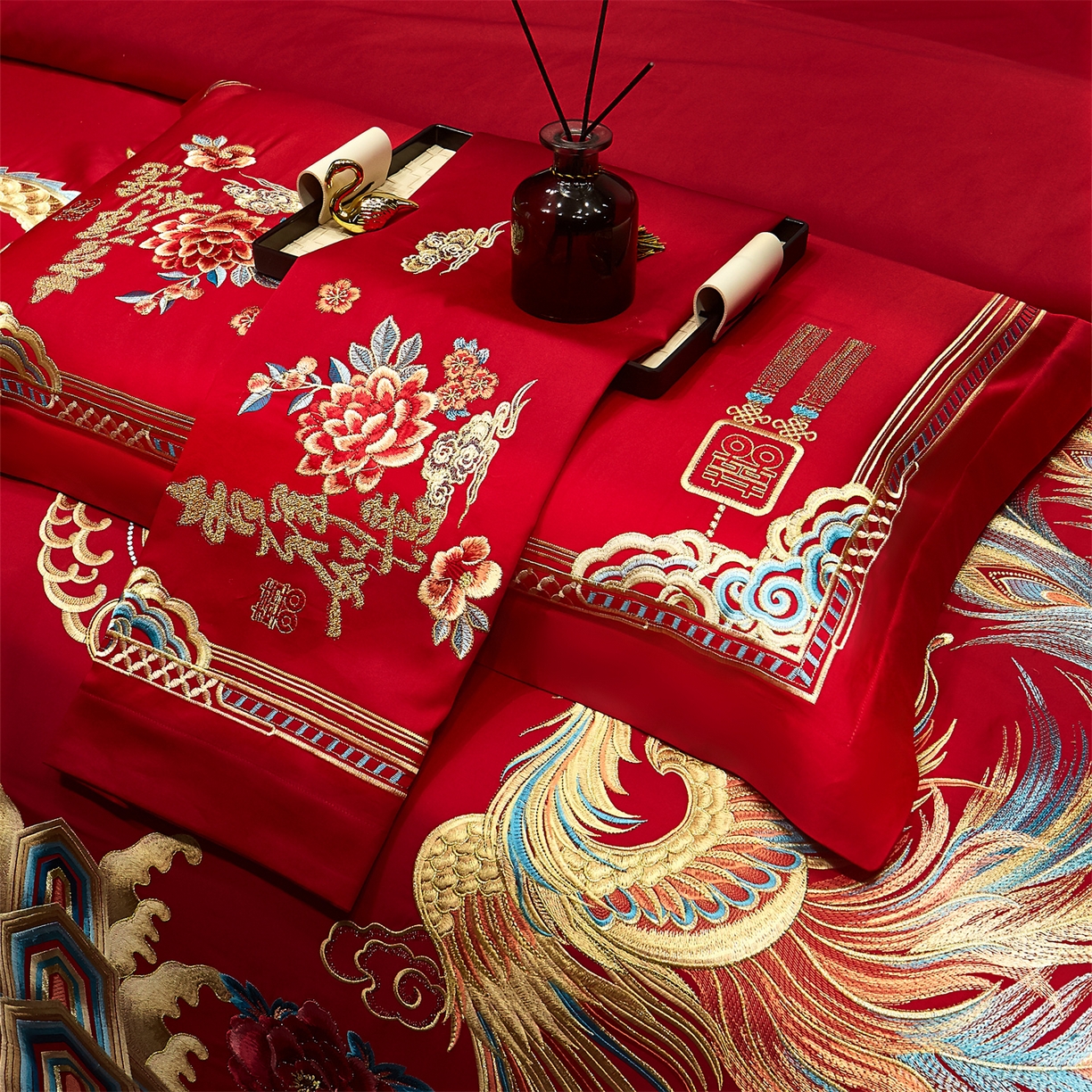 91家纺网 家纺一手货源 找家纺 布乐意 2025新款全棉长绒棉贡缎提花全工艺喷气重工新中式绣花大红婚庆四件套多件套直播 百年好合